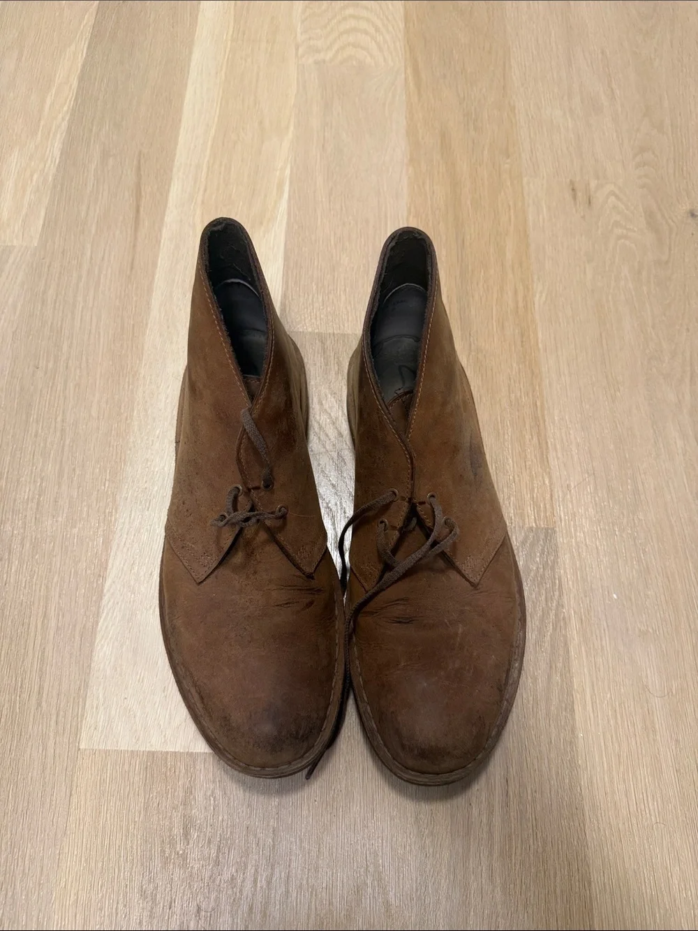 Clark’s Men's Brown Suede Chukka Boots - Classic Lace-Up Ankle Boots size 10.5